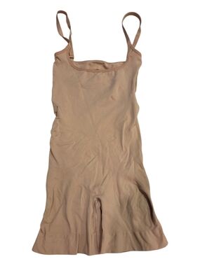 SKIMS Bodysuit Mid Thigh Light Beige